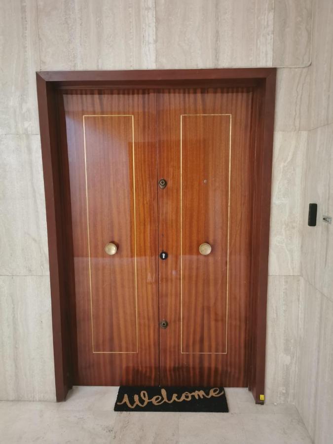 2 Bedrooms Seafront Кан Екстериор снимка