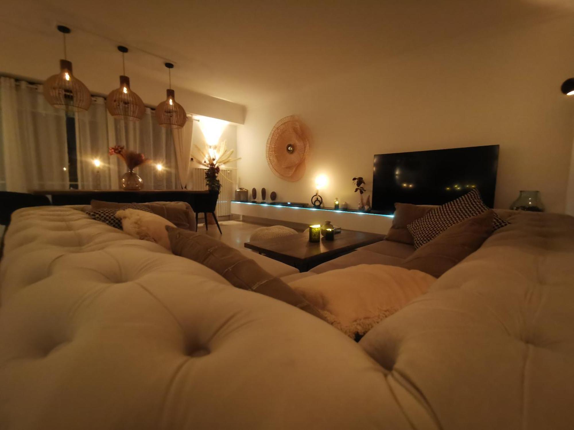 2 Bedrooms Seafront Кан Екстериор снимка