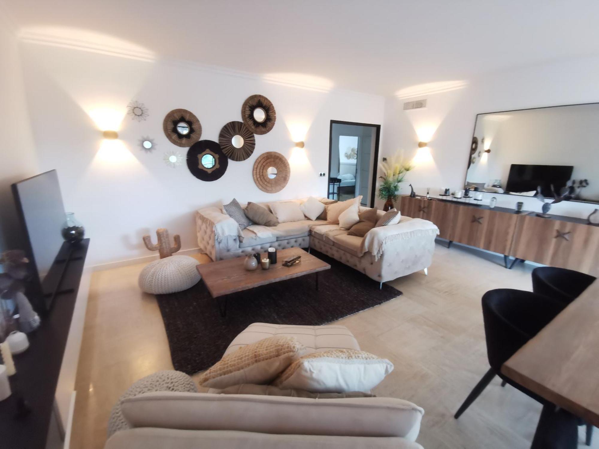 2 Bedrooms Seafront Кан Екстериор снимка