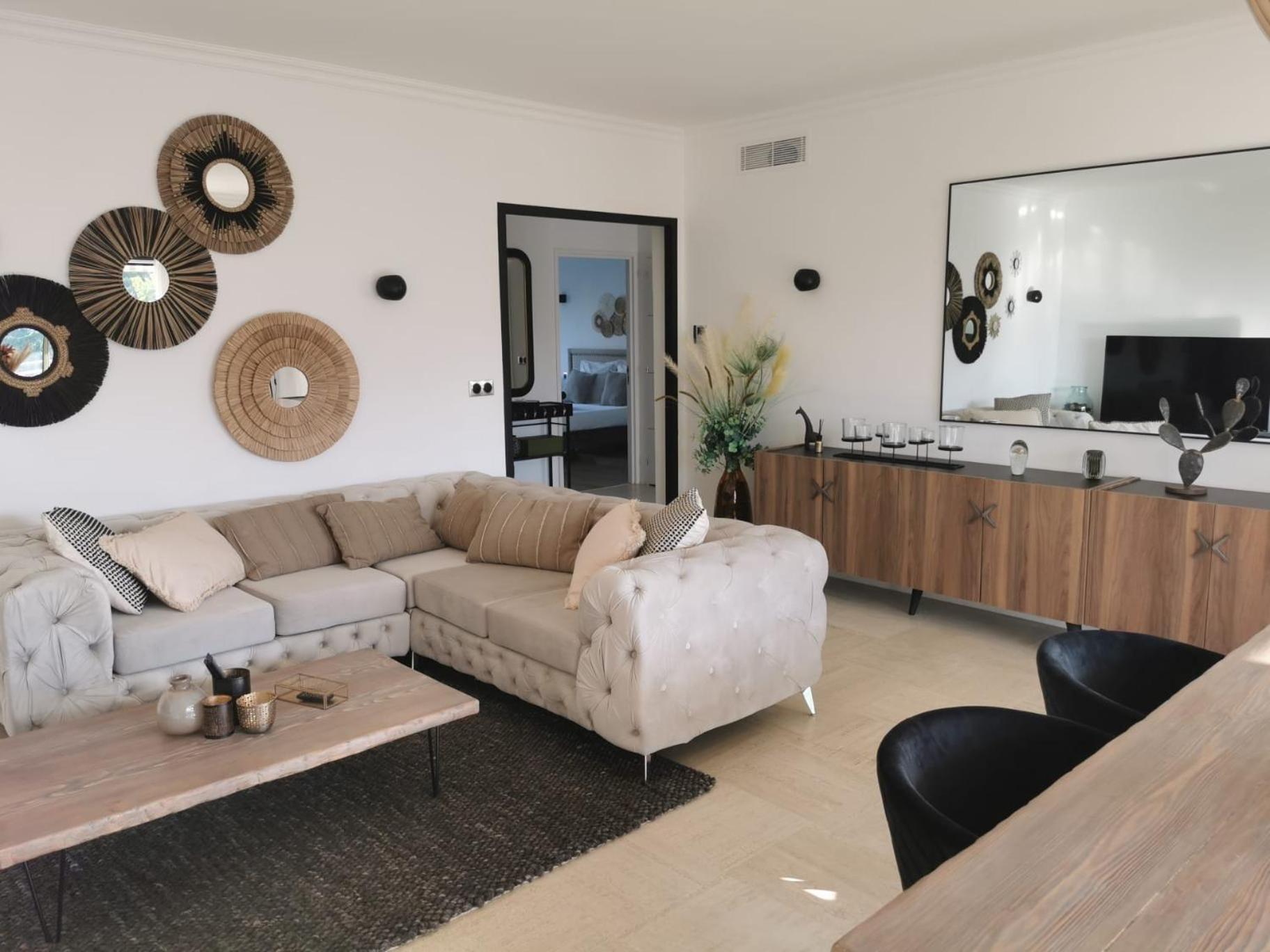 2 Bedrooms Seafront Кан Екстериор снимка