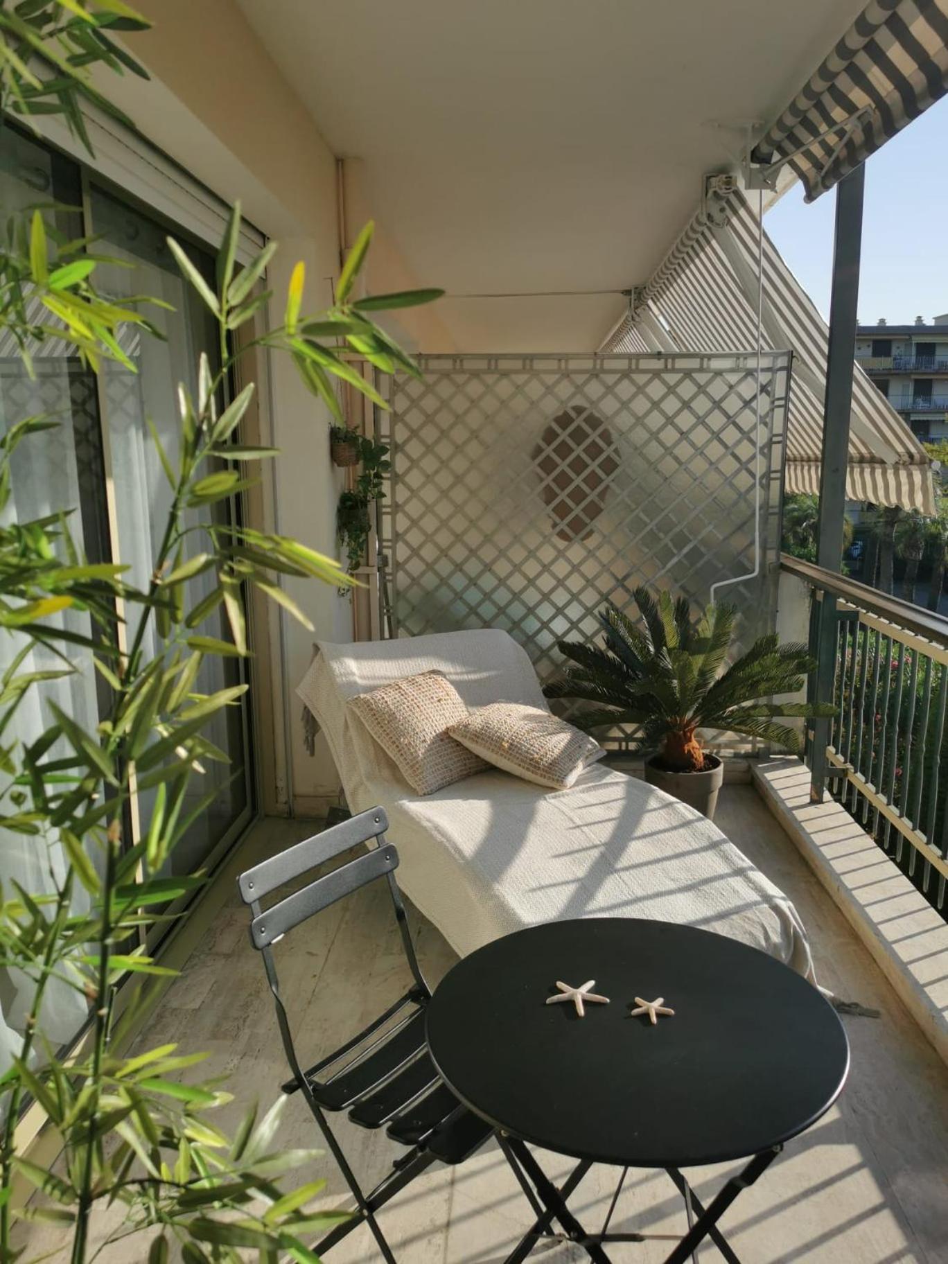 2 Bedrooms Seafront Кан Екстериор снимка