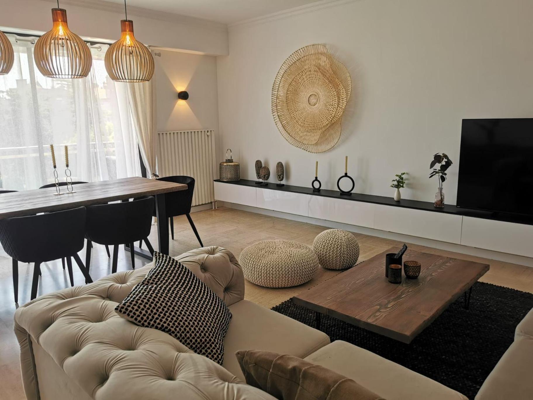 2 Bedrooms Seafront Кан Екстериор снимка